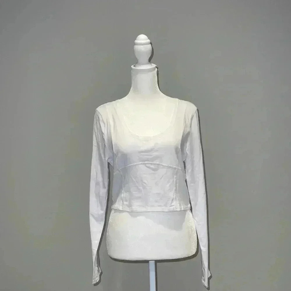 Derek Heart Scoop-neck  Long Sleeve Crop Top​​